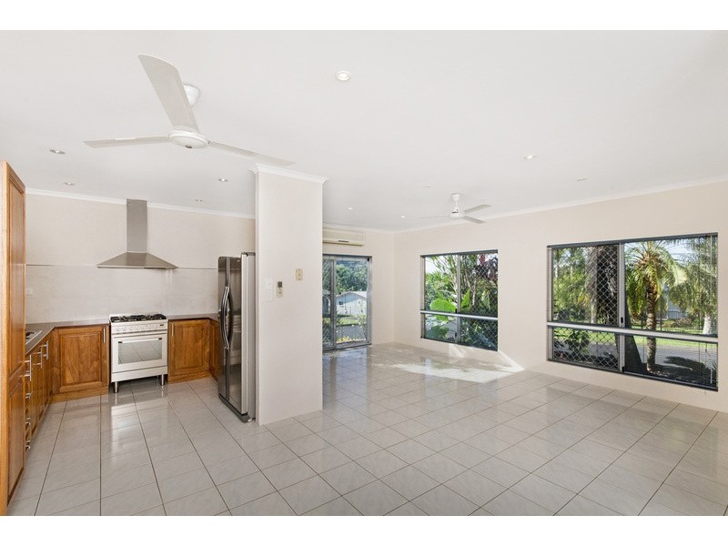 2 Henderson Close, Kanimbla QLD 4870