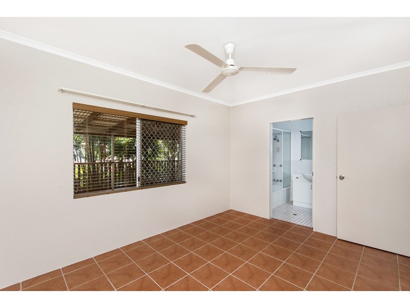 2 Henderson Close, Kanimbla QLD 4870