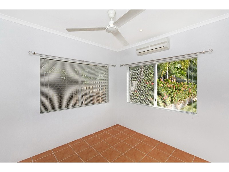 2 Henderson Close, Kanimbla QLD 4870