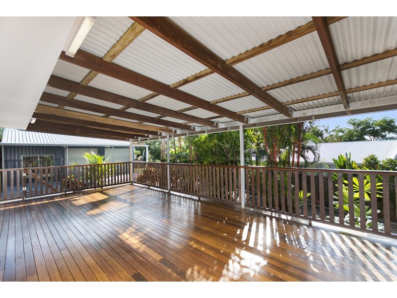 2 Henderson Close, Kanimbla QLD 4870