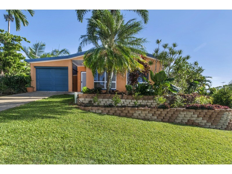 2 Henderson Close, Kanimbla QLD 4870