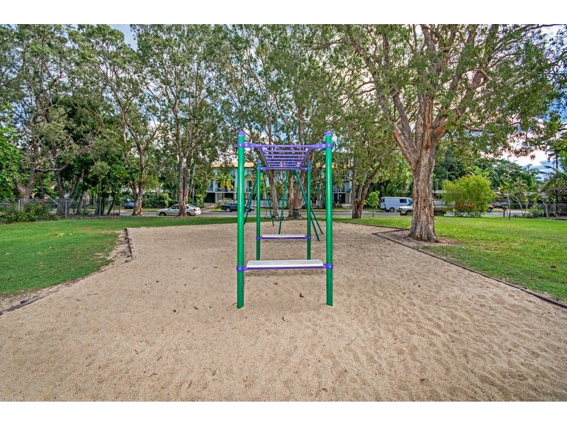 7/9-11 Bouganvillea Street, Holloways Beach QLD 4878