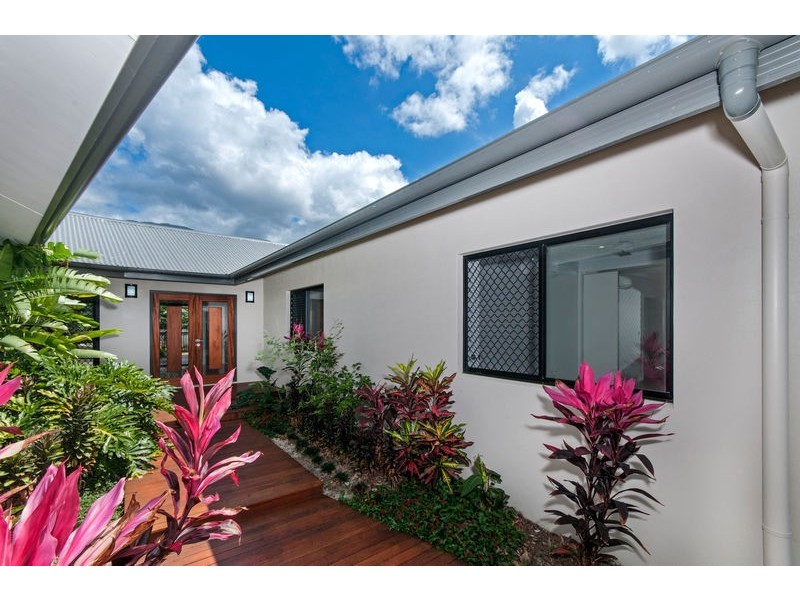 24 McBride Street, Redlynch QLD 4870