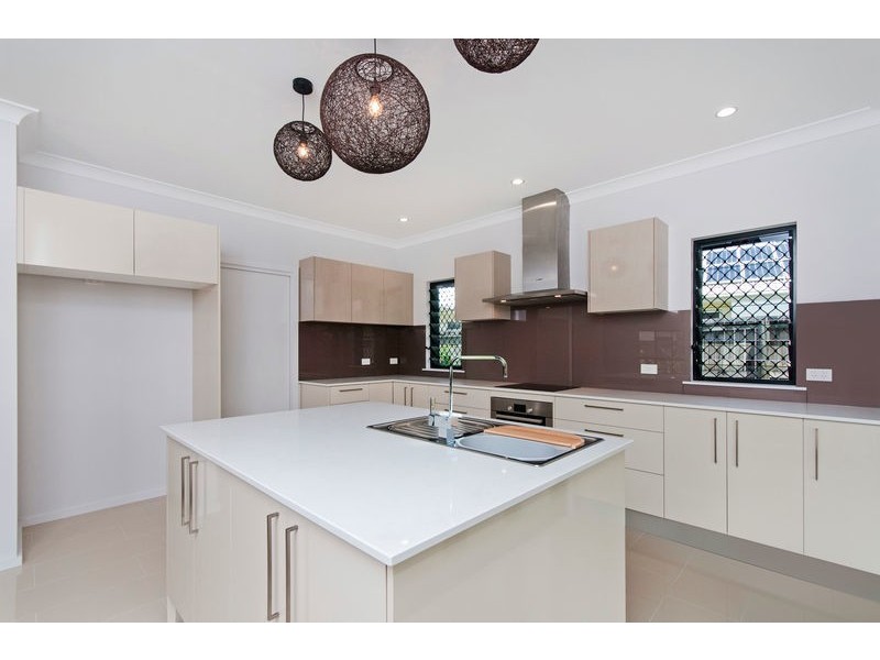 24 McBride Street, Redlynch QLD 4870