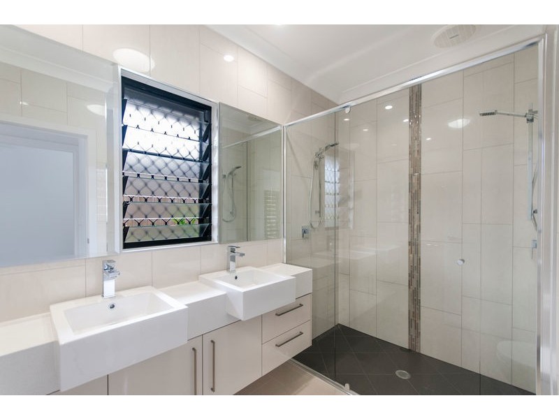 24 McBride Street, Redlynch QLD 4870