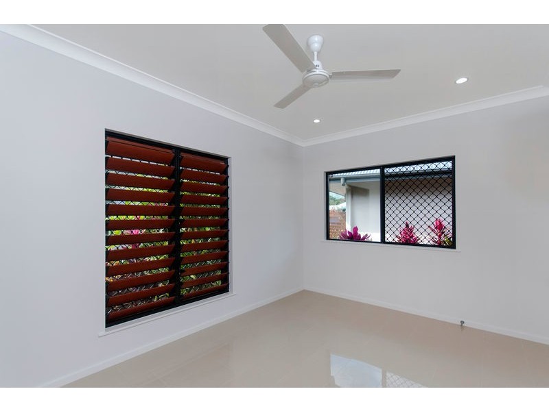 24 McBride Street, Redlynch QLD 4870