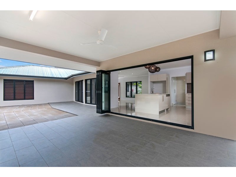 24 McBride Street, Redlynch QLD 4870