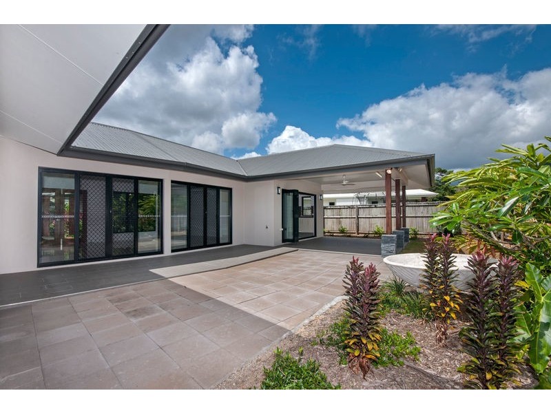 24 McBride Street, Redlynch QLD 4870