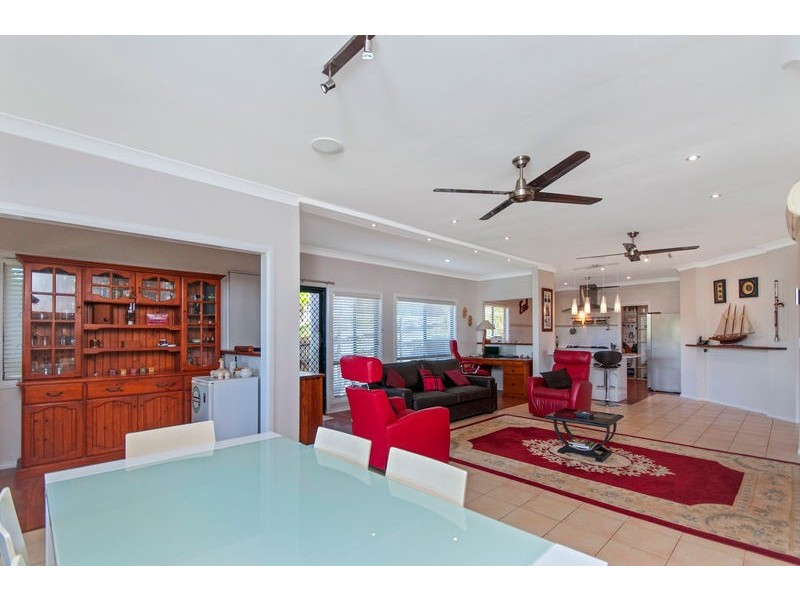 9 Gum Street (cnr Pepperwood St), Redlynch QLD 4870