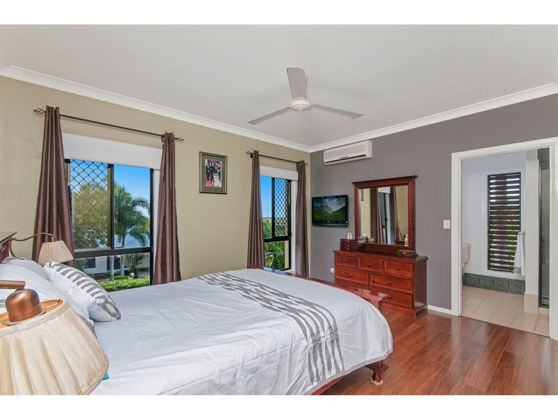 9 Gum Street (cnr Pepperwood St), Redlynch QLD 4870