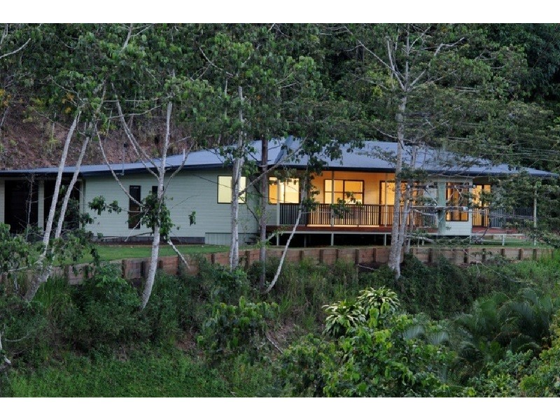 42-44 Cascades Drive, Redlynch QLD 4870