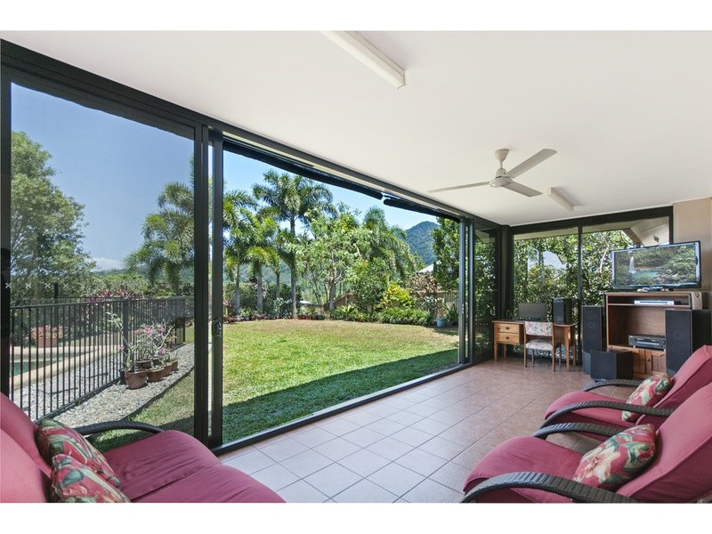 1 Spinos Street, Redlynch QLD 4870