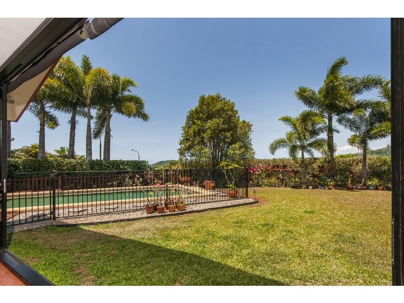 1 Spinos Street, Redlynch QLD 4870