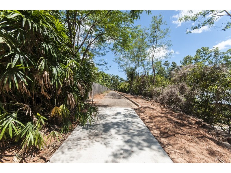 No. 5  Hythe Street, Kamerunga QLD 4870