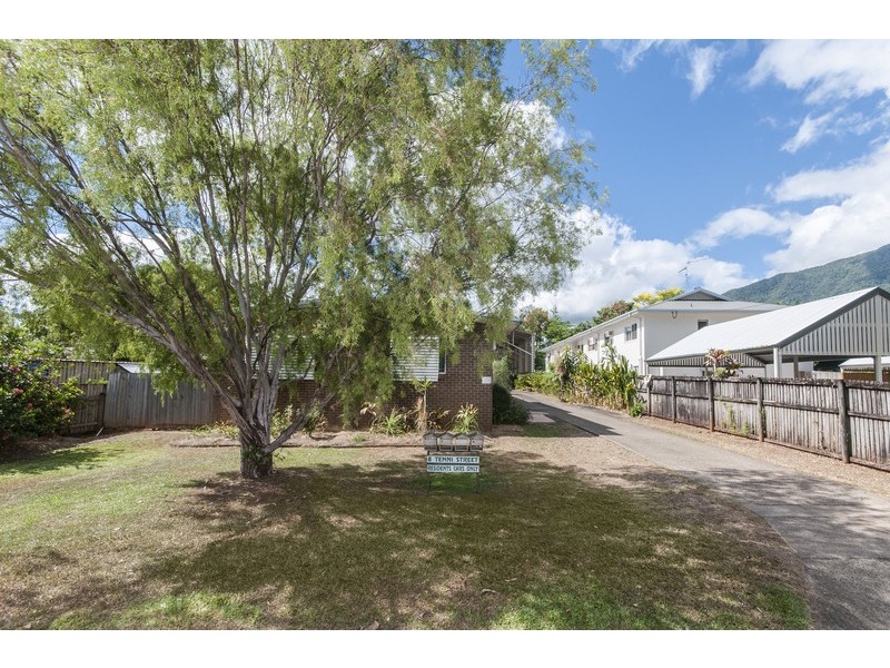 3/8 Tenni Street, Redlynch QLD 4870