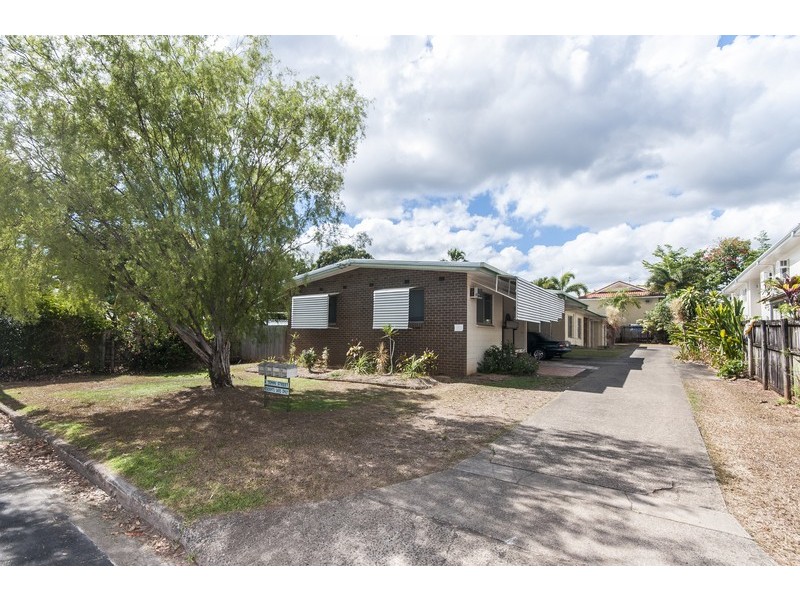 3/8 Tenni Street, Redlynch QLD 4870