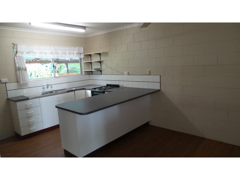 3/8 Tenni Street, Redlynch QLD 4870