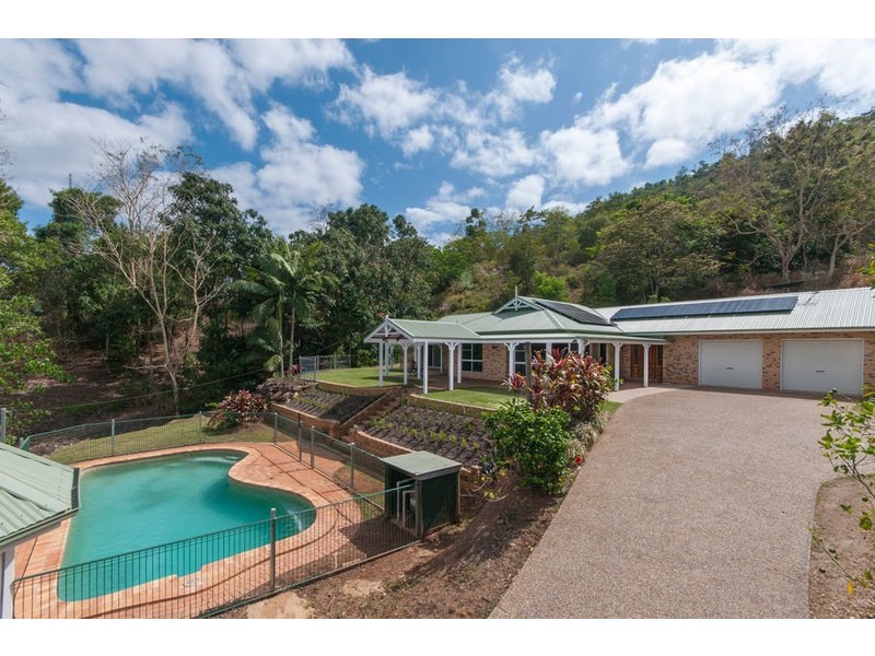 9-11 Mt William Close, Redlynch QLD 4870