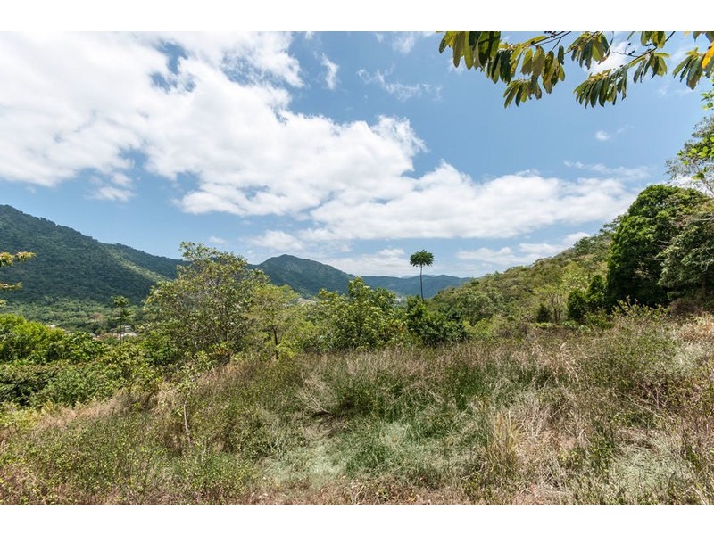 9-11 Mt William Close, Redlynch QLD 4870