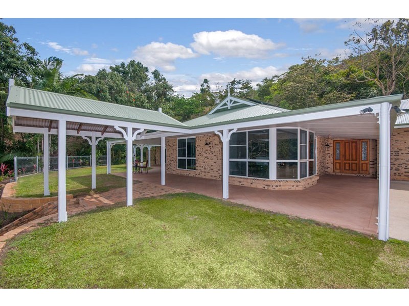 9-11 Mt William Close, Redlynch QLD 4870