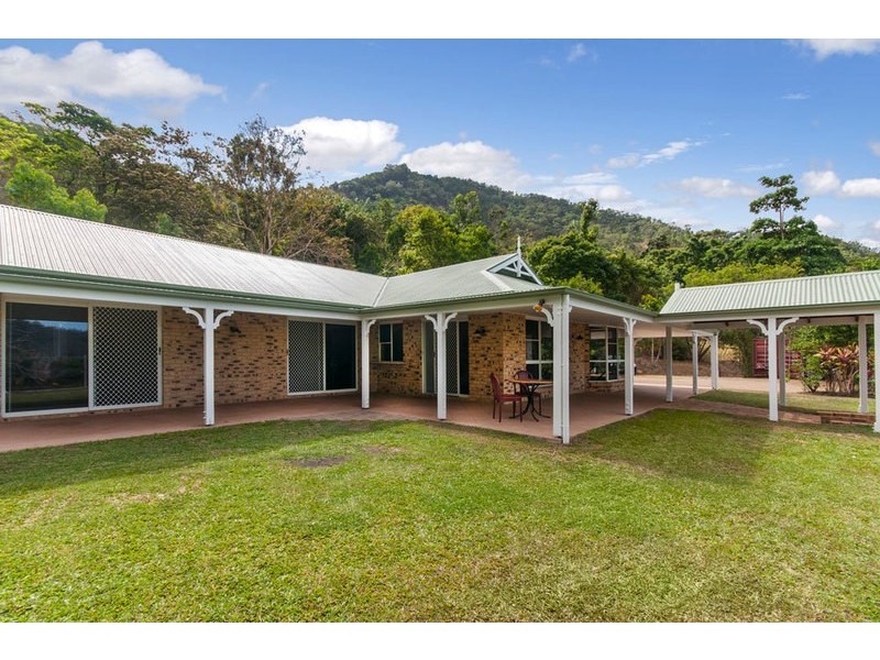 9-11 Mt William Close, Redlynch QLD 4870