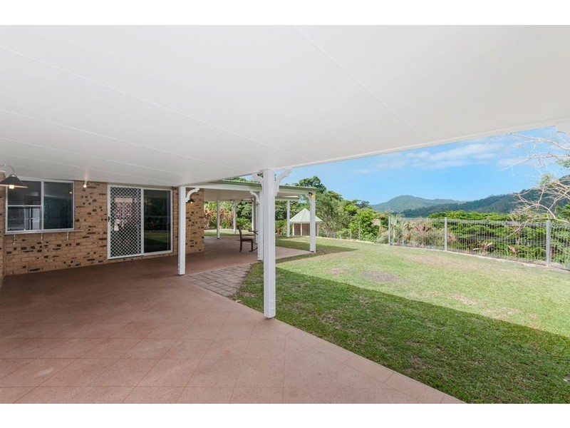 9-11 Mt William Close, Redlynch QLD 4870