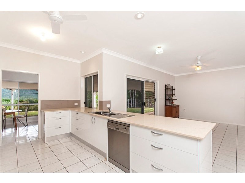 9-11 Mt William Close, Redlynch QLD 4870