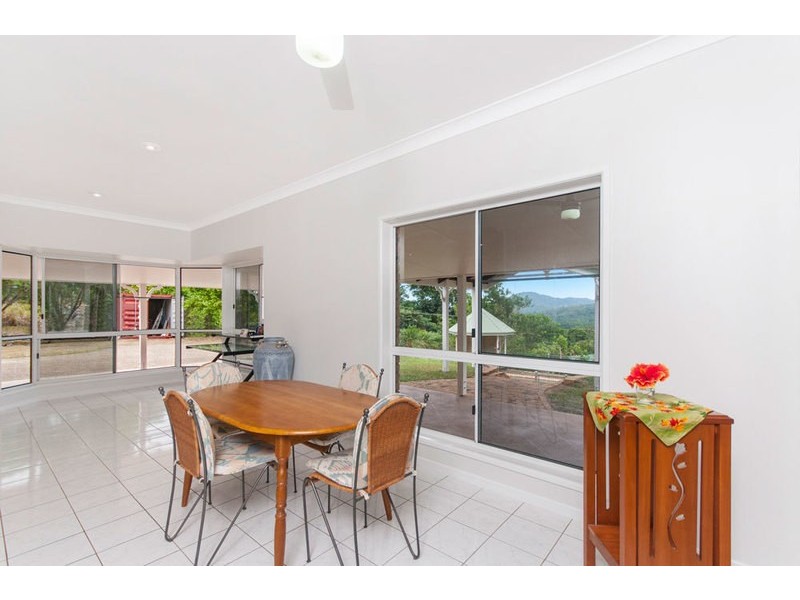 9-11 Mt William Close, Redlynch QLD 4870