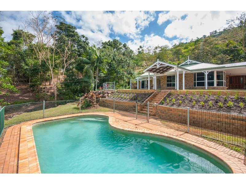 9-11 Mt William Close, Redlynch QLD 4870