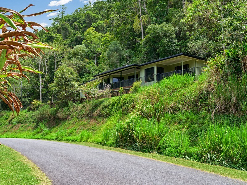 42-44 Cascades Drive, Redlynch QLD 4870