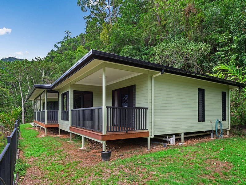 42-44 Cascades Drive, Redlynch QLD 4870