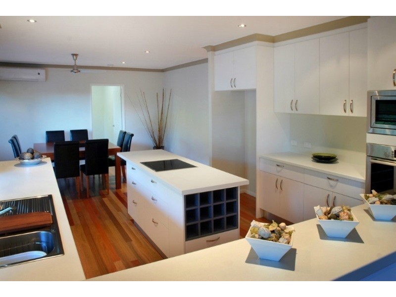 42-44 Cascades Drive, Redlynch QLD 4870