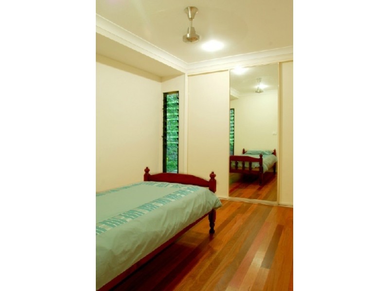 42-44 Cascades Drive, Redlynch QLD 4870