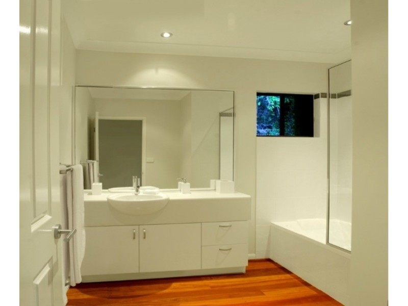 42-44 Cascades Drive, Redlynch QLD 4870