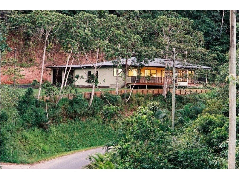 42-44 Cascades Drive, Redlynch QLD 4870