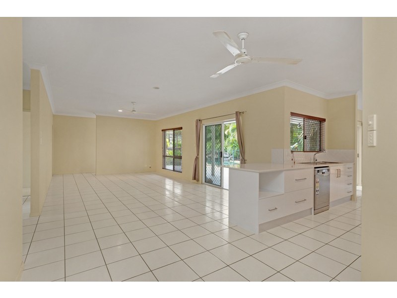 28 Satinash Close, Redlynch QLD 4870