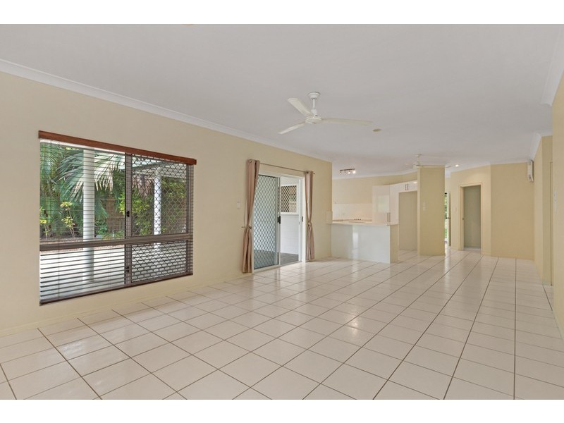 28 Satinash Close, Redlynch QLD 4870