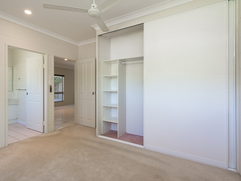 28 Satinash Close, Redlynch QLD 4870