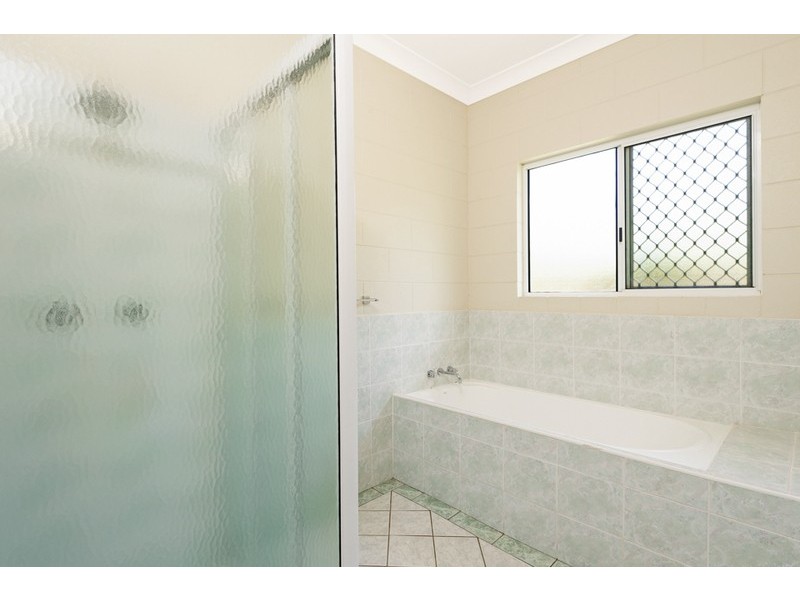 28 Satinash Close, Redlynch QLD 4870