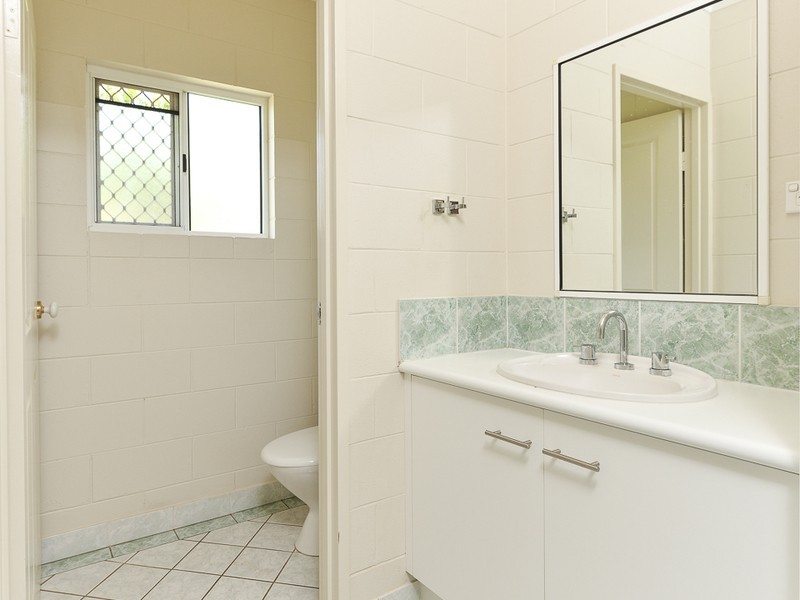 28 Satinash Close, Redlynch QLD 4870