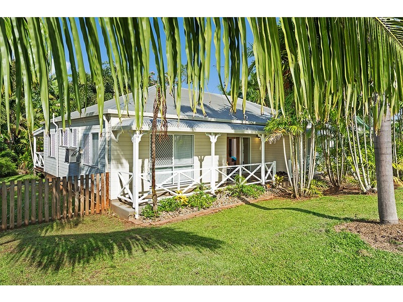 42 Cowley Street, Kamerunga QLD 4870