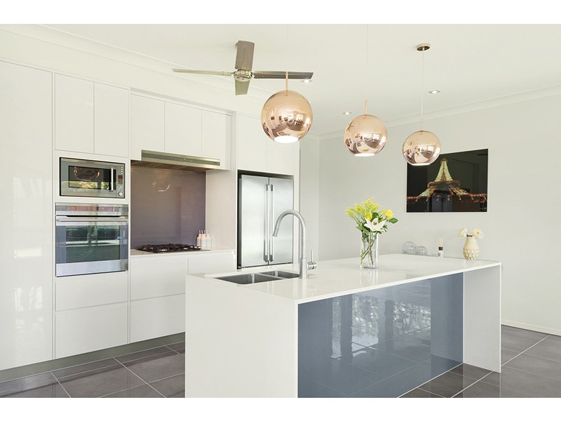 41 Daphne Drive, Redlynch QLD 4870