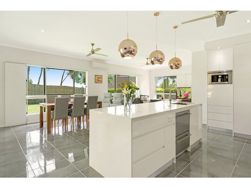 41 Daphne Drive, Redlynch QLD 4870