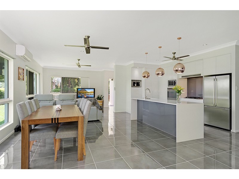 41 Daphne Drive, Redlynch QLD 4870