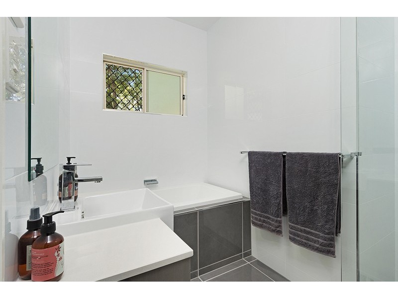 41 Daphne Drive, Redlynch QLD 4870