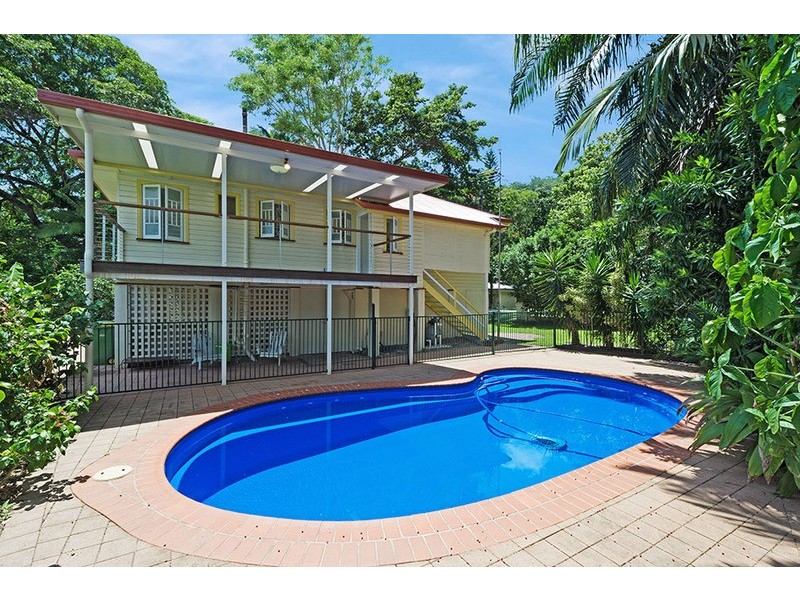 16 Hardwick Street (Crn Willunga Street), Stratford QLD 4870