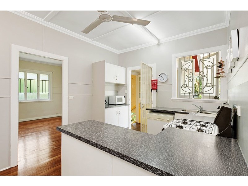 16 Hardwick Street (Crn Willunga Street), Stratford QLD 4870