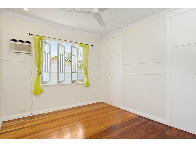 16 Hardwick Street (Crn Willunga Street), Stratford QLD 4870