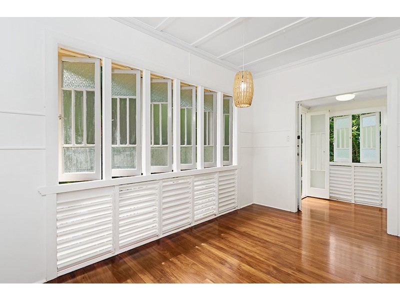 16 Hardwick Street (Crn Willunga Street), Stratford QLD 4870