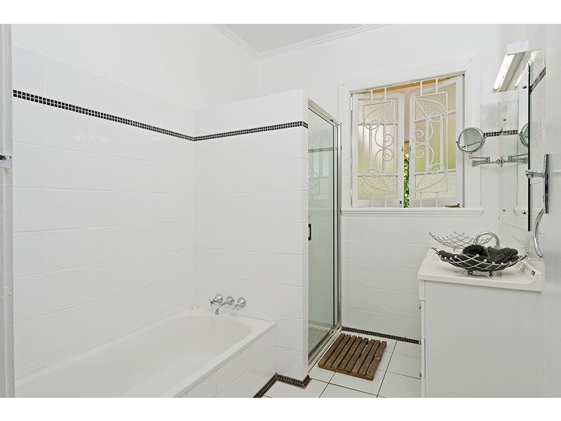 16 Hardwick Street (Crn Willunga Street), Stratford QLD 4870